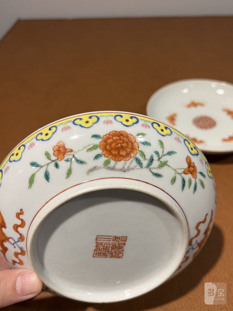 清嘉庆 粉彩折枝花卉五福纹盘（一对） - 图10